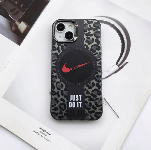 Cover iPhone Leopardate Stile Streetwear | Design Sportivo Just Do It e Jordan - ADW ITALIA