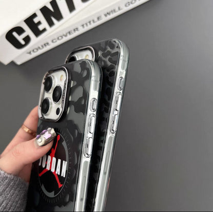 Cover iPhone Leopardate Stile Streetwear | Design Sportivo Just Do It e Jordan