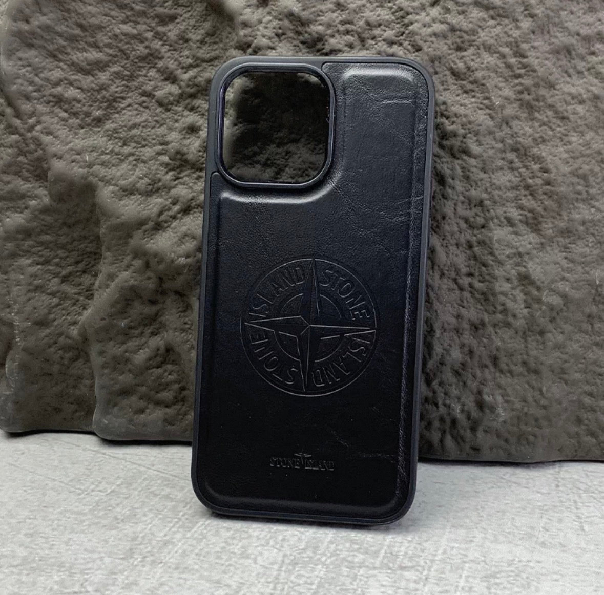 Cover iPhone Nera Silicone - Custodia Protettiva Elegante con Logo