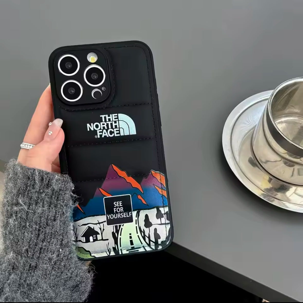 ADW SHOPCover morbida imbottita The North Face per Phone - Premium Cover morbida imbottita The North Face per Phone from ADW SHOP - Just €24.80! Shop now at ADW SHOP24.80cover imbottita per iphone, Cover morbida imbottita The North Face per Phone, Luxury 2023 North Phone cover for Iphone, North Phone cover for Iphone, North Phone morbita coverADW SHOPCover morbida imbottita The North Face per PhoneCover morbida imbottita The North Face per PhoneCover morbida imbottita The North Face per Phone