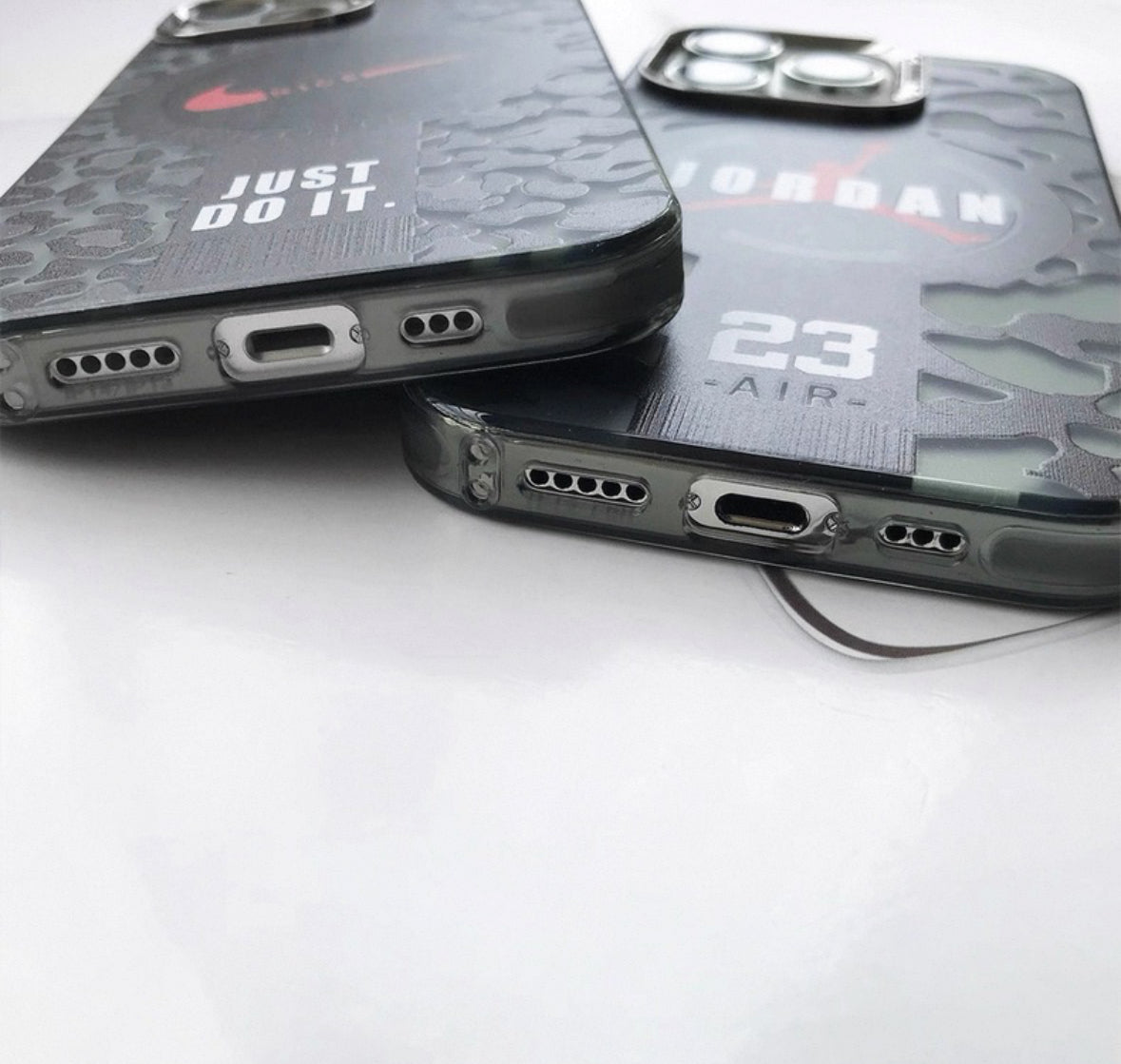 Cover iPhone Leopardate Stile Streetwear | Design Sportivo Just Do It e Jordan