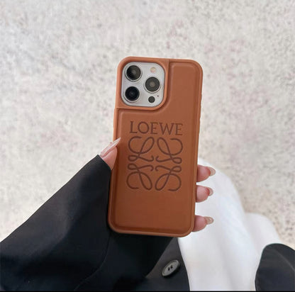 Cover iPhone LOEWE Effetto Pelle – Stile Iconico e Protezione Elegante - ADW ITALIA