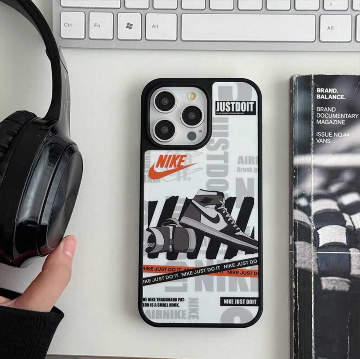 Cover iPhone Air Jordan Nike – Stile Streetwear per il tuo Smartphone - ADW ITALIA