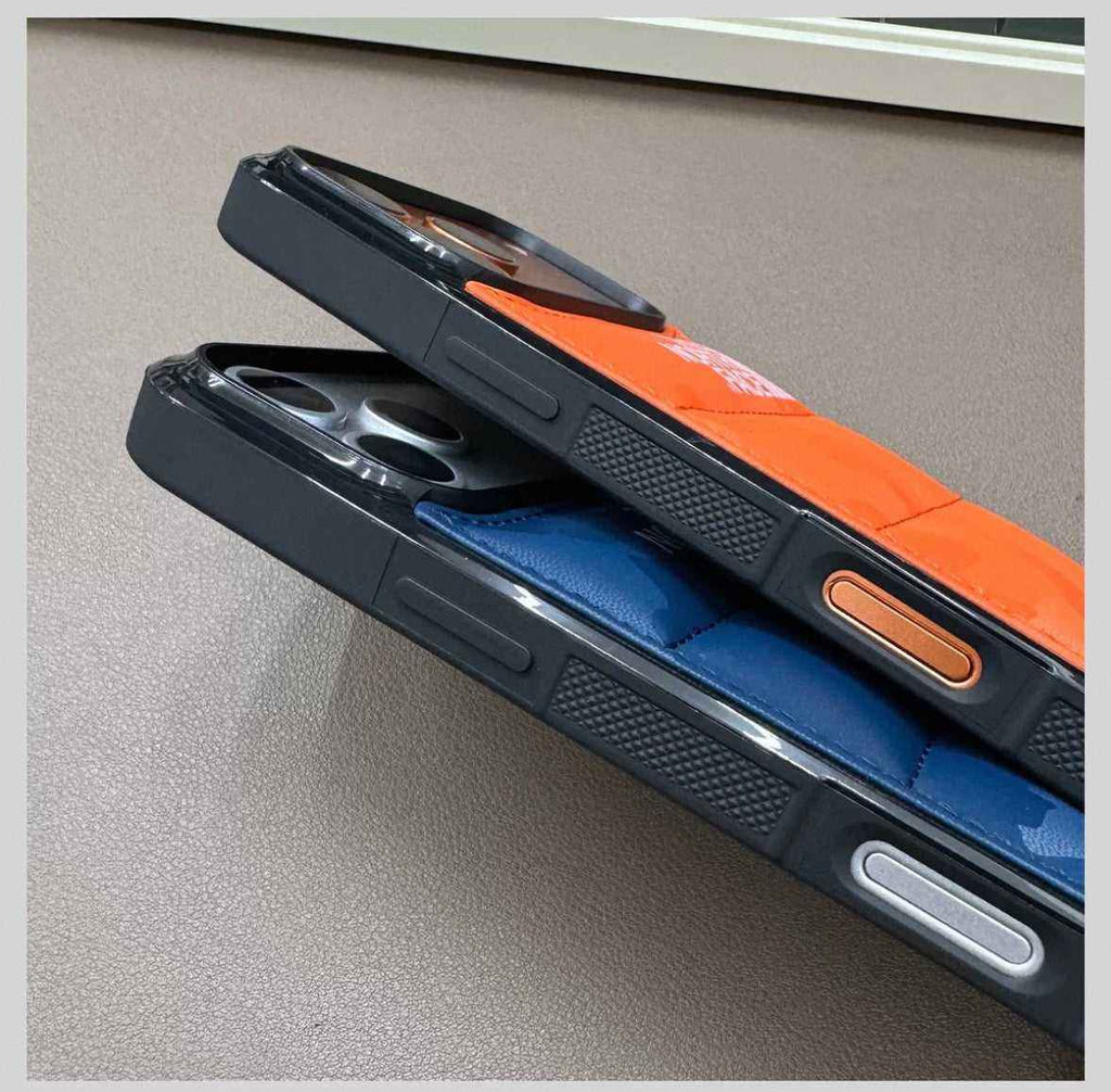 Cover iPhone Trapuntata Effetto Piumino - Elegante e Protettiva