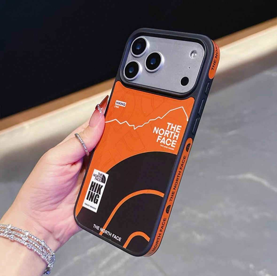 Cover outdoor per iPhone -
Protezione totale e look
sportivo - ADW ITALIA