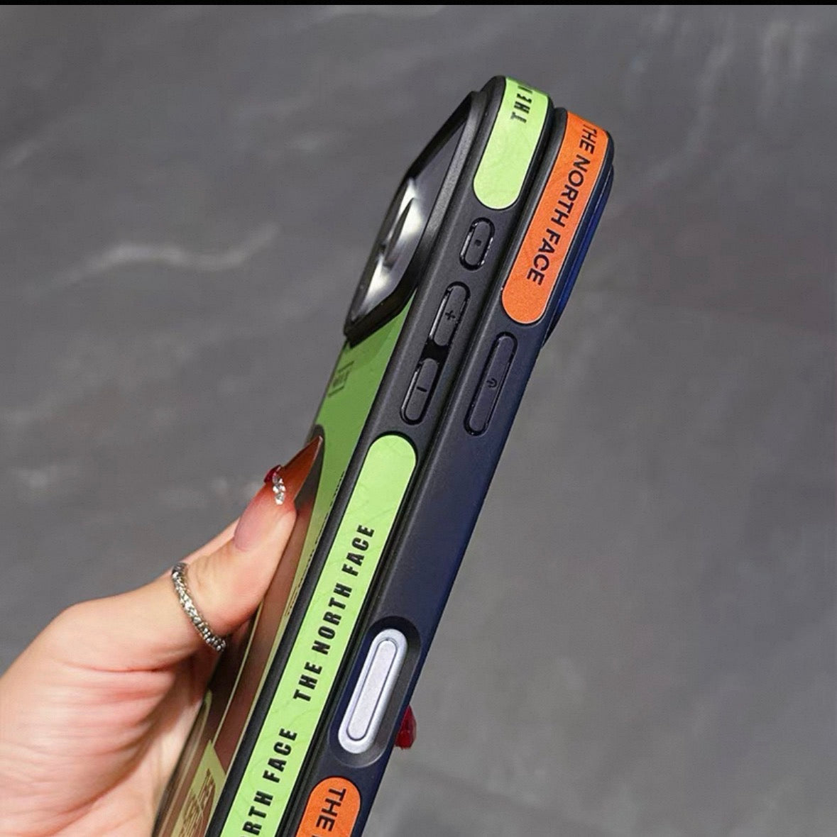 Cover outdoor per iPhone -
Protezione totale e look
sportivo - ADW ITALIA