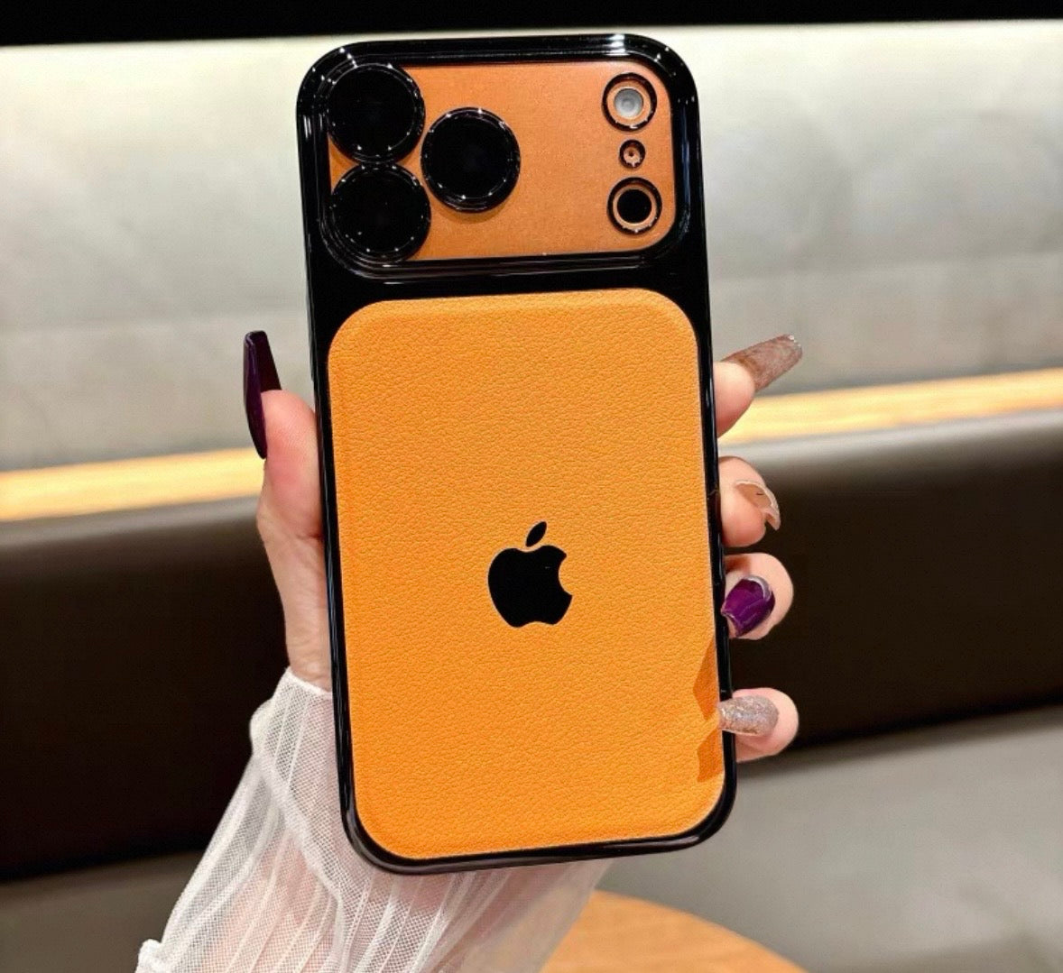 Cover iPhone Effetto Pelle Premium con Fotocamera Gloss