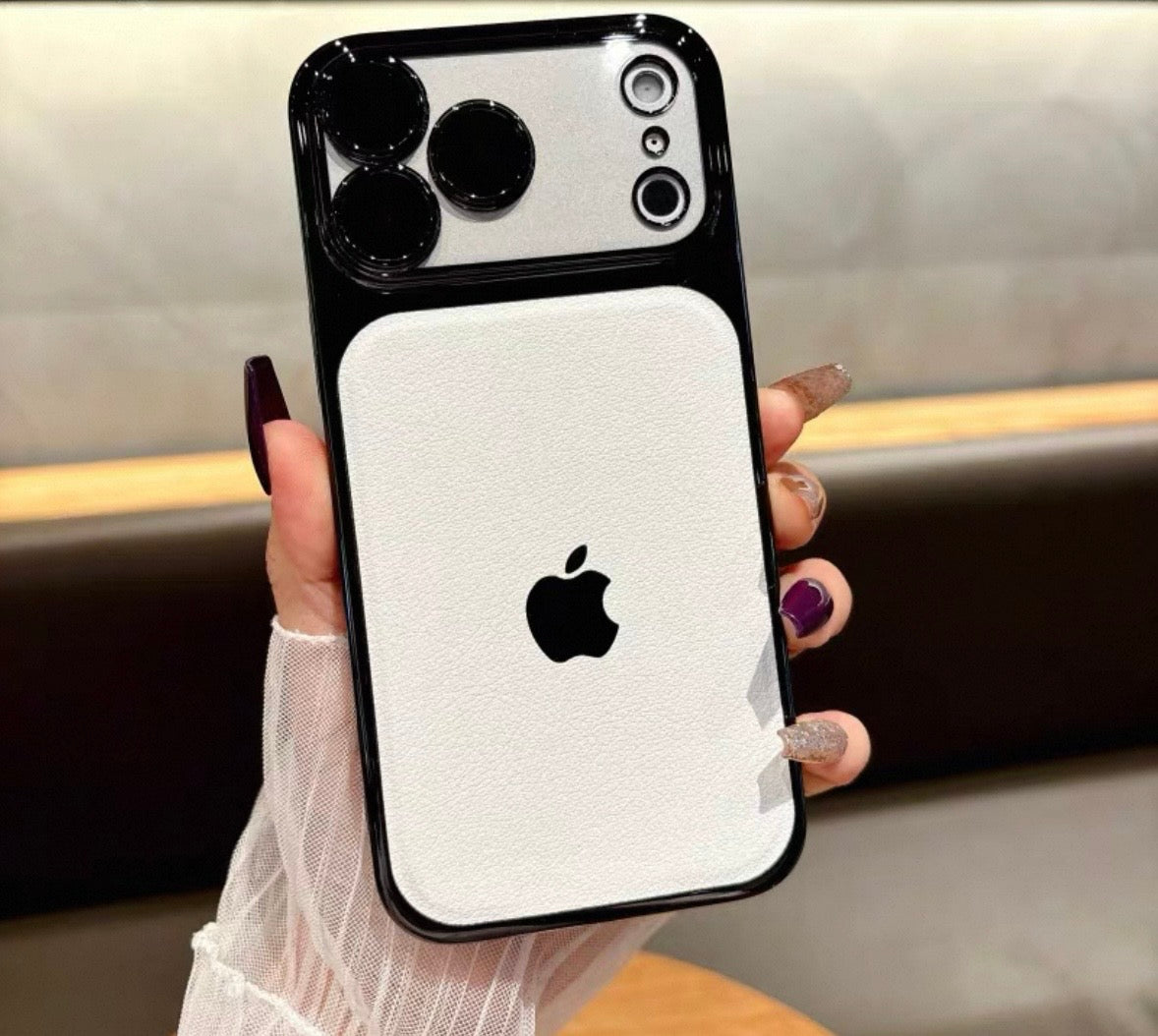 Cover iPhone Effetto Pelle Premium con Fotocamera Gloss