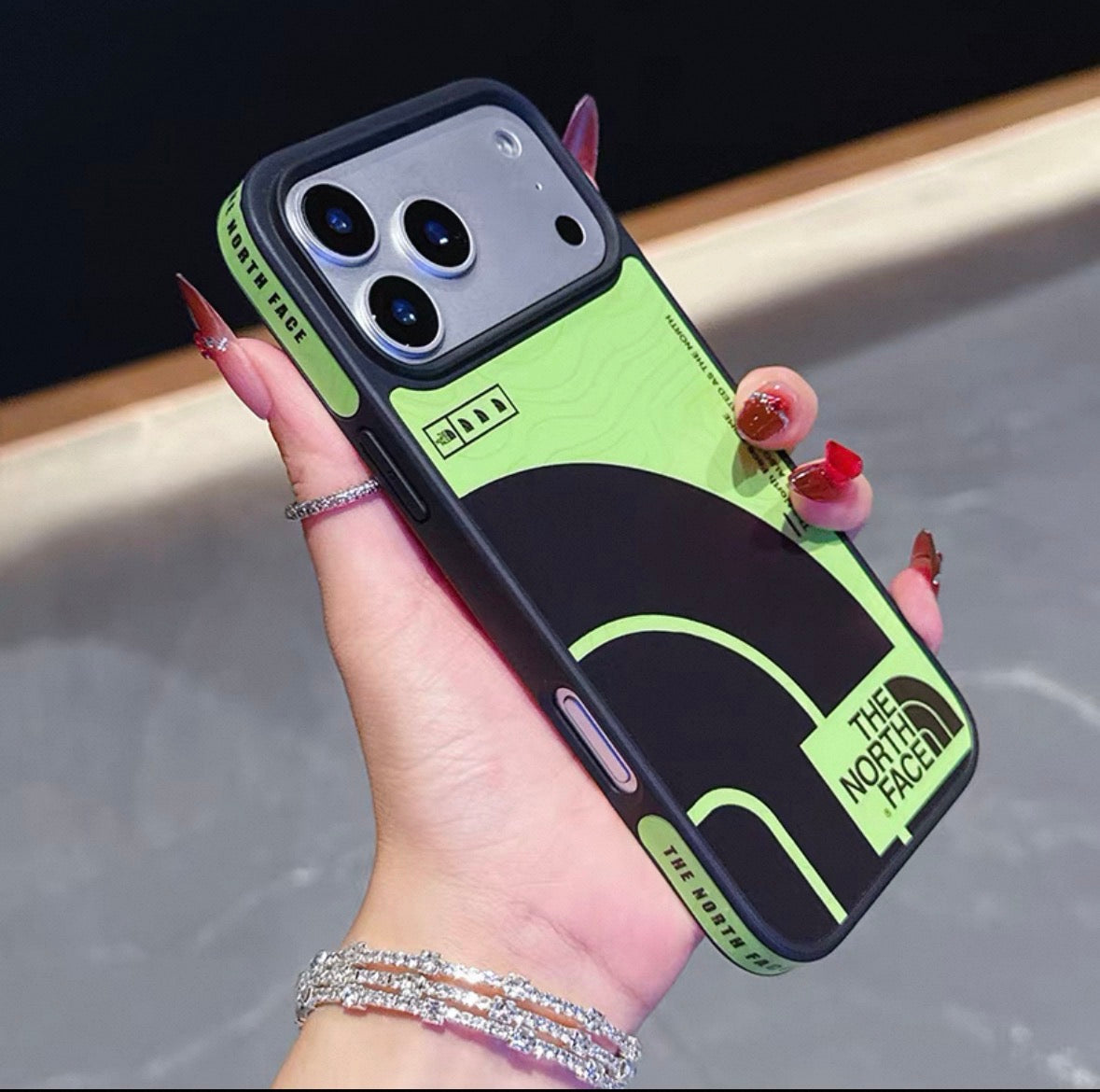 Cover outdoor per iPhone -
Protezione totale e look
sportivo - ADW ITALIA