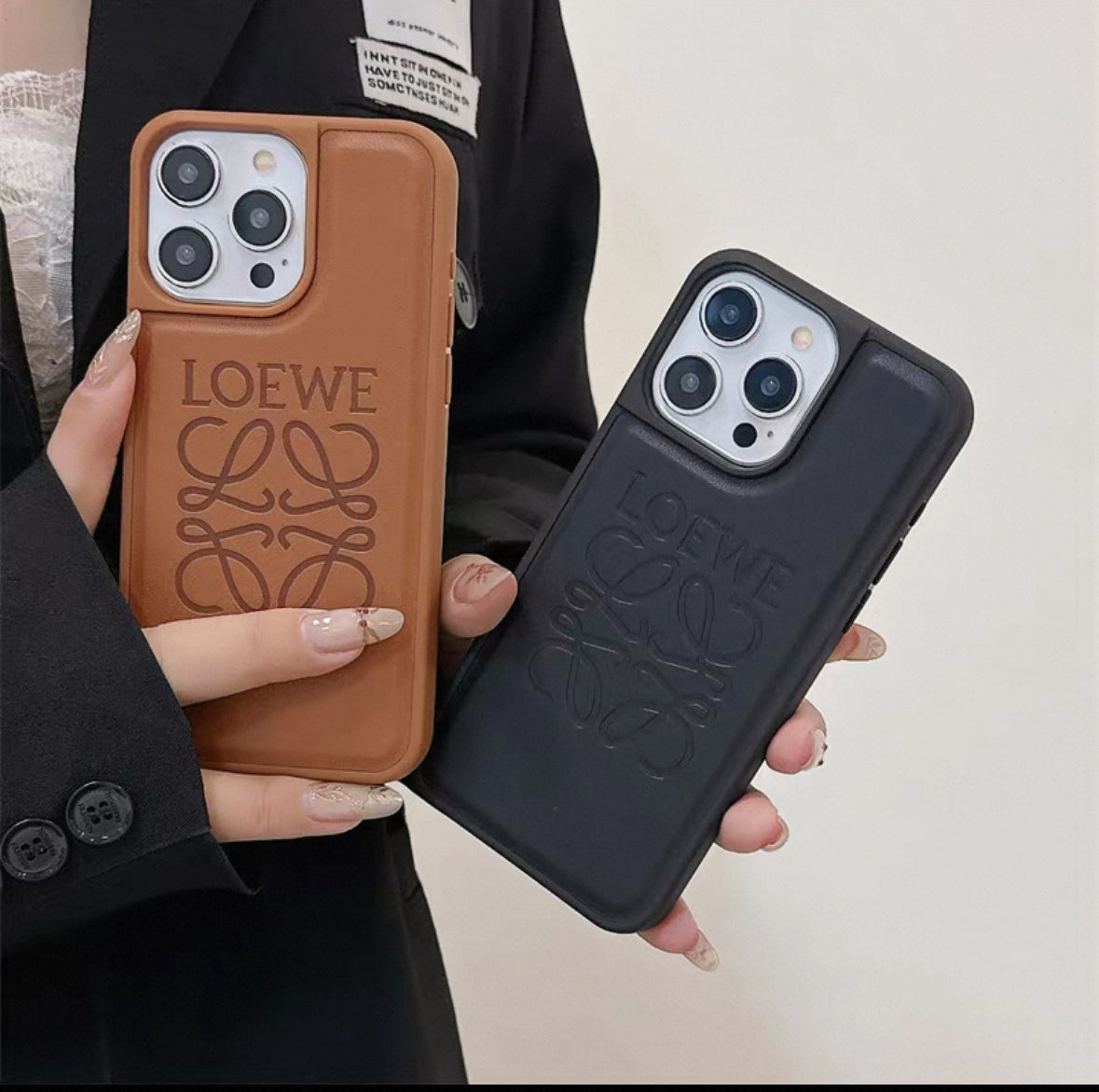 Cover iPhone LOEWE Effetto Pelle – Stile Iconico e Protezione Elegante - ADW ITALIA