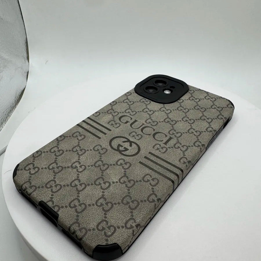 Cover Gucci Monogram – Eleganza Iconica per il Tuo iPhone - ADW ITALIA