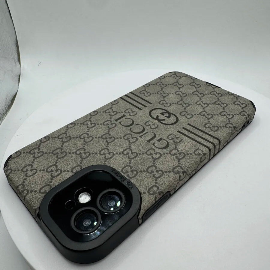 Cover Gucci Monogram – Eleganza Iconica per il Tuo iPhone - ADW ITALIA