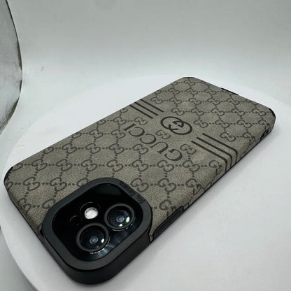 Cover Gucci Monogram – Eleganza Iconica per il Tuo iPhone - ADW ITALIA