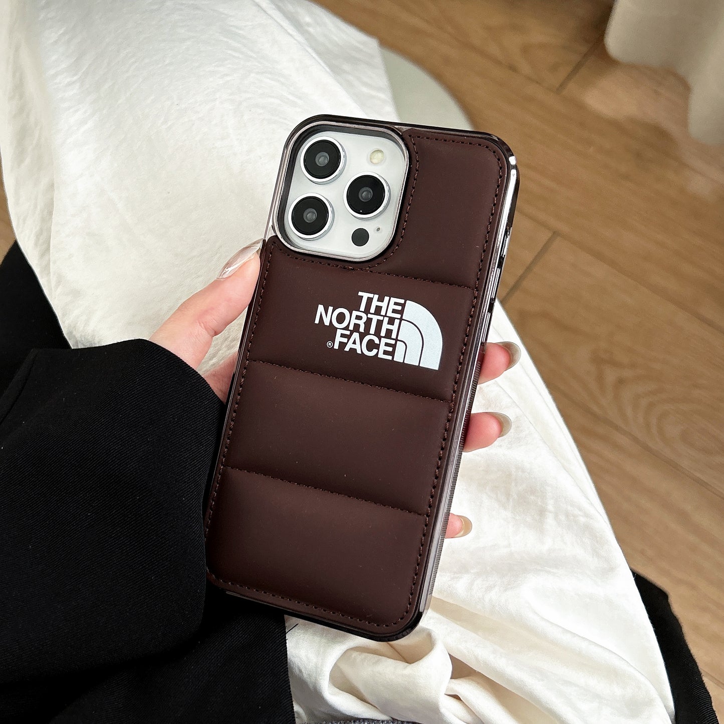 ADW SHOPNuova imbottitura cover per Iphone - Premium morbida imbottitura cover per iPhone North face from ADW SHOP - Just €24.90! Shop now at ADW SHOP24.90cover imbottita north face per iphone, Cover imbottita North per IPhone, morbida imbottitura cover per  iPhone North faceADW SHOPNuova imbottitura cover per Iphonemorbida imbottitura cover per iPhone North faceNuova imbottitura cover per Iphone