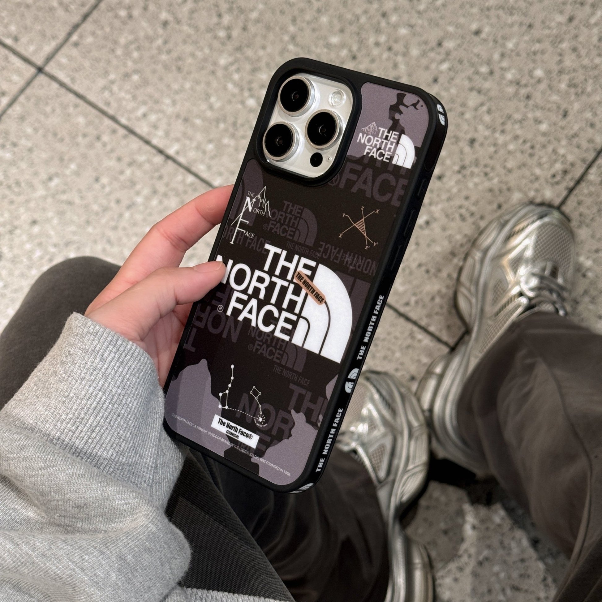 ADW SHOPCover per IPhone mod.22 North Face - Premium The North Face cover per IPhone in sconto from ADW SHOP - Just €24.90! Shop now at ADW SHOP24.90Brand The North Face  cover per IPhone, cover iphone esclusiva, cover iphone in saldo, cover iphone the north face, cover per iphone the north face in sconto, gesture, product, sconto cover iphone 16, sleeve, textileADW SHOPCover per IPhone mod.22 North FaceThe North Face cover per IPhone in scontoCover per IPhone mod.22 North Face