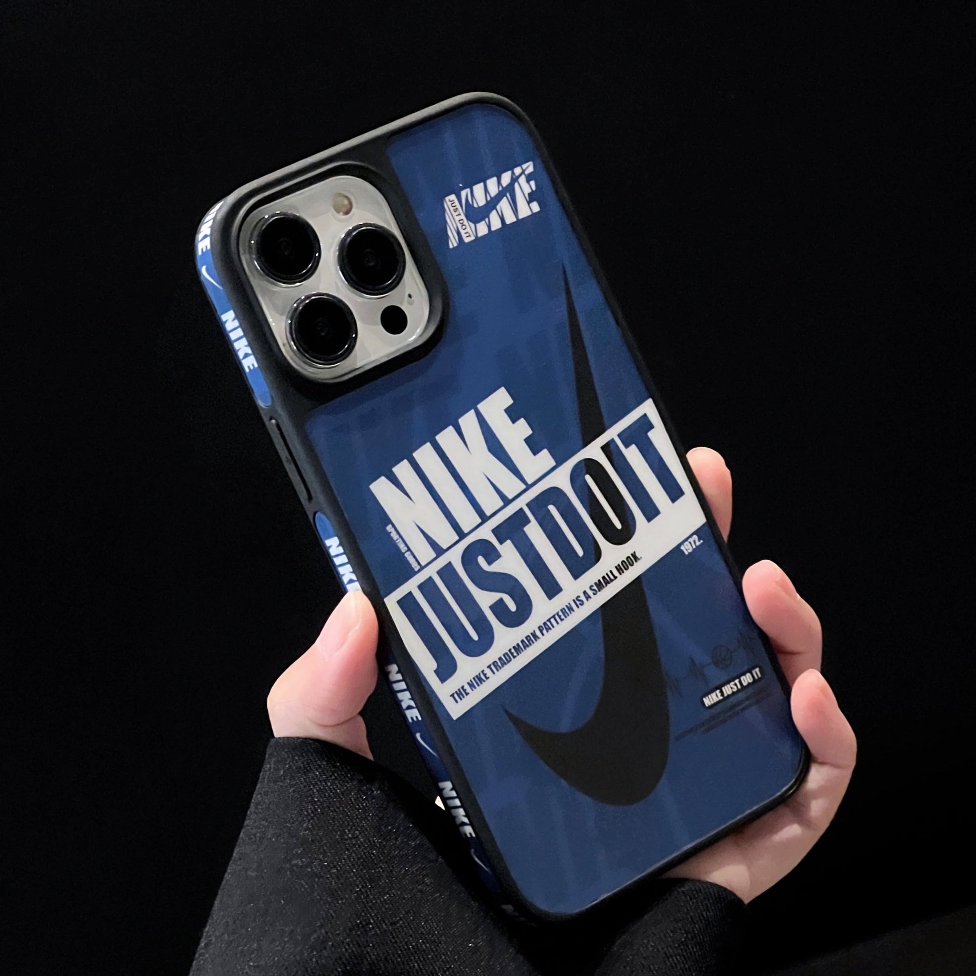 ADW SHOPCover Sportiva Nike per IPhone - Premium Cover Sportiva Nike per IPhone from ADW SHOP - Just €24.55! Shop now at ADW SHOP24.55cover iphone in saldo, Cover Sportiva Nike per IPhoneADW SHOPCover Sportiva Nike per IPhoneCover Sportiva Nike per IPhoneCover Sportiva Nike per IPhone