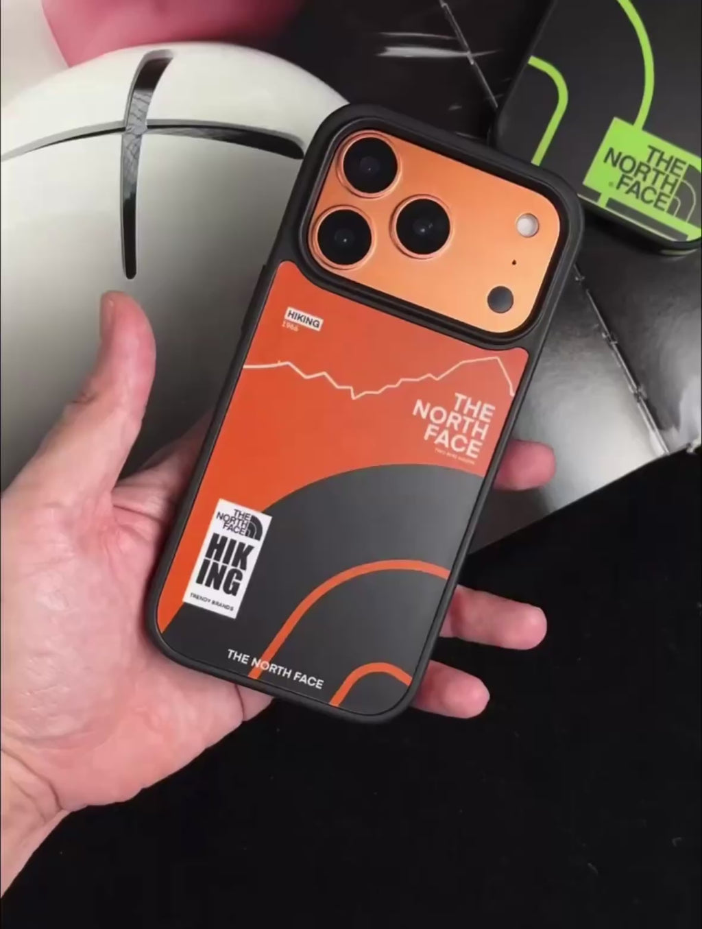 Cover iPhone The North Face Style – Protezione Outdoor | Edizione Limitata